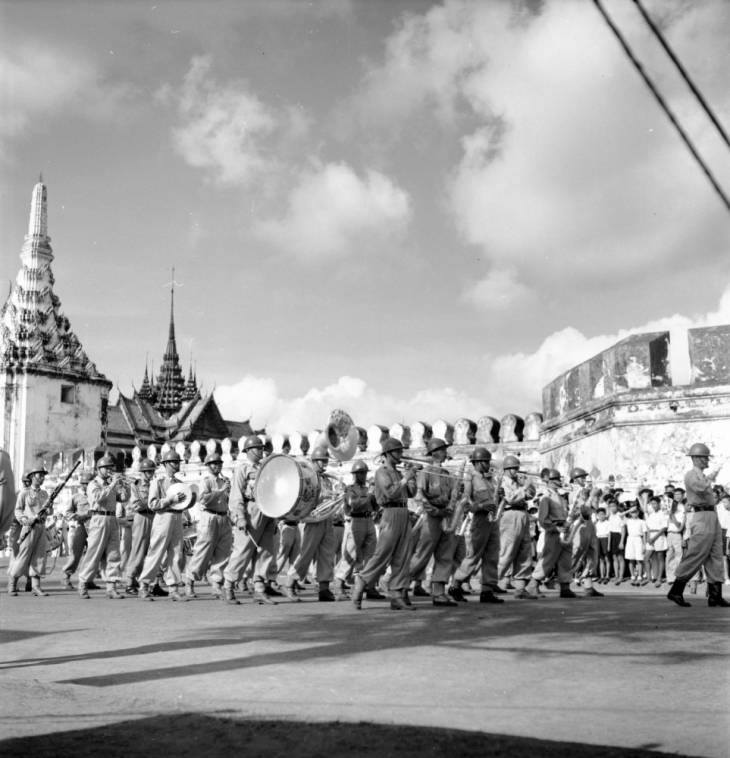 ครบรอบ 71 ปี งานพระบรมศพ ร.8 : ภาพที่ไม่เคยถูกเผยแพร่