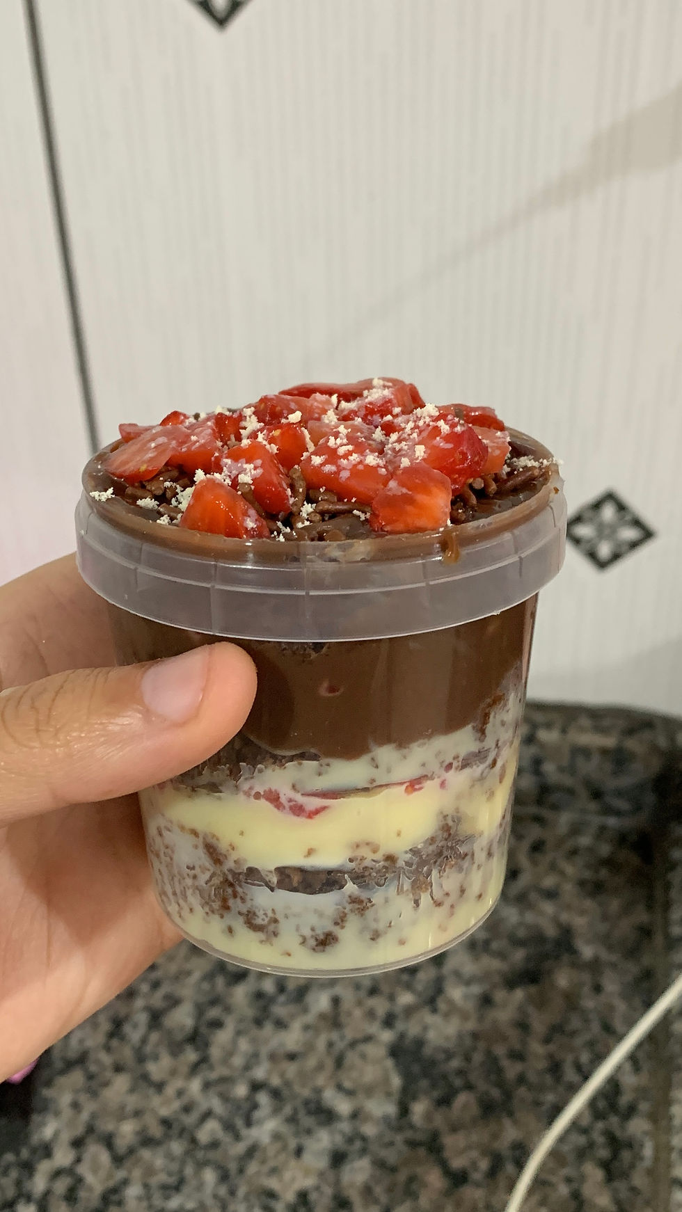 Miniatura: Bolo no pote com morango