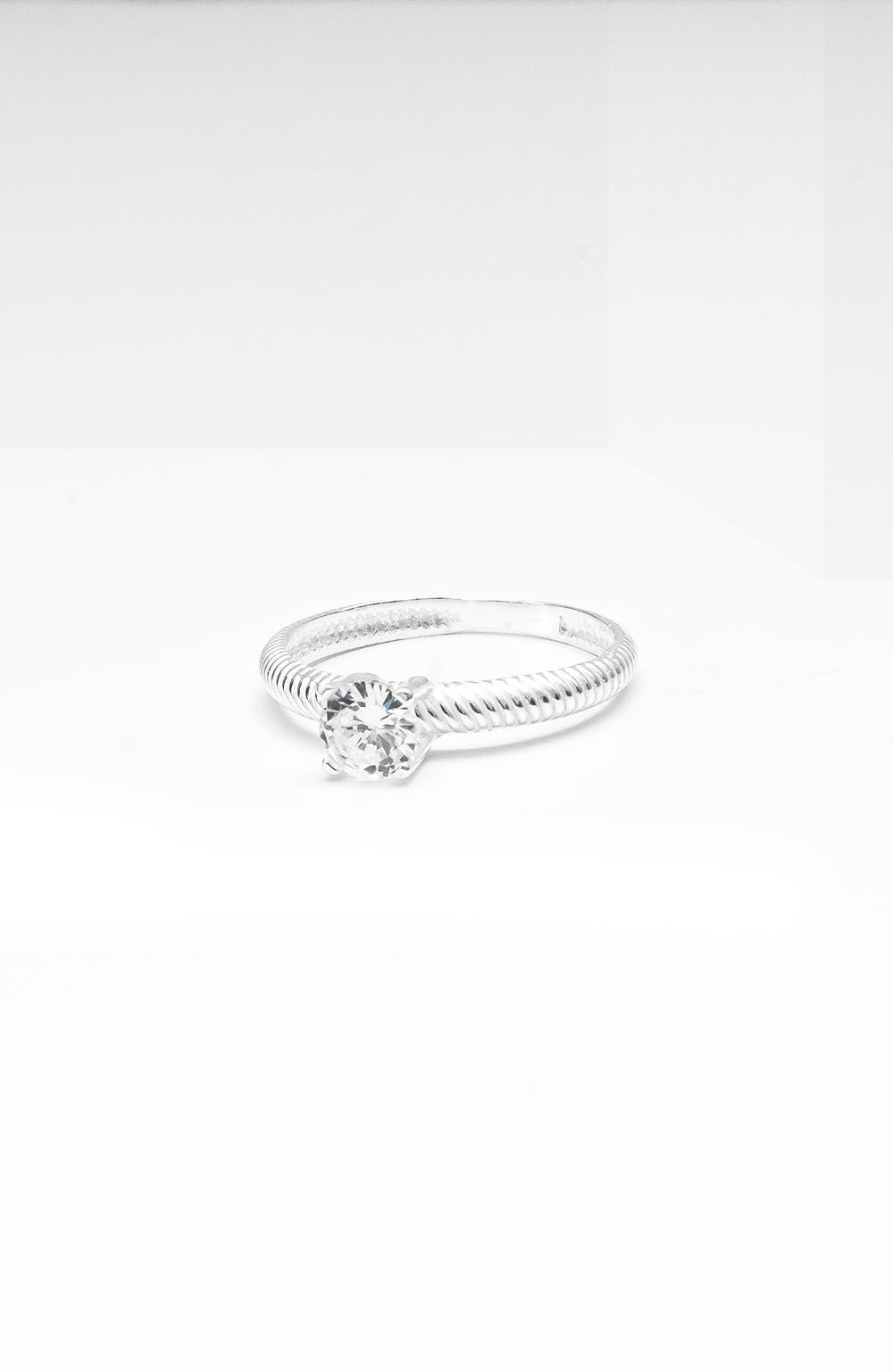 Anel Solitario Shine com Cravação de Zircónia