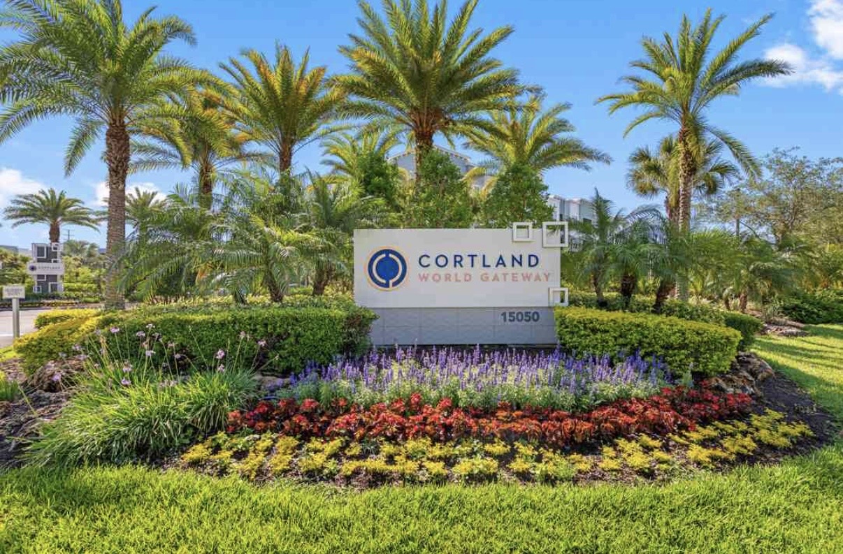 Cortland World Gateway apartment community near Lake Buena Vista