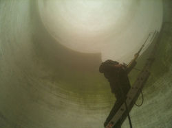 Cleaning the inside of a tank