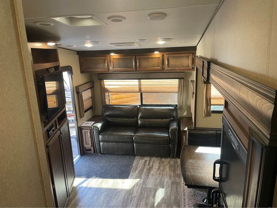 Thumbnail: SOLD | 2018 Grand Design Reflection 230R