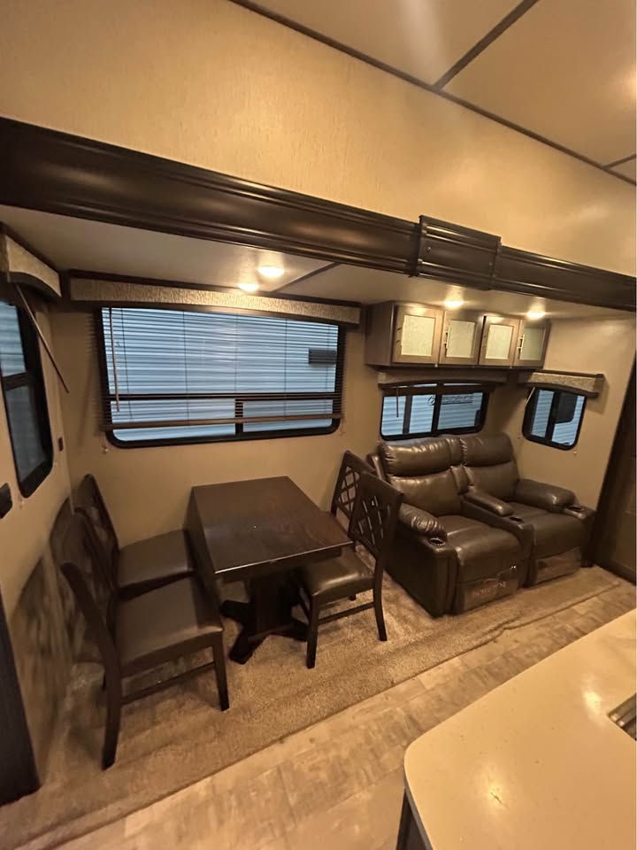 Thumbnail: SOLD | 2019 Keystone Hampton 364 MBL
