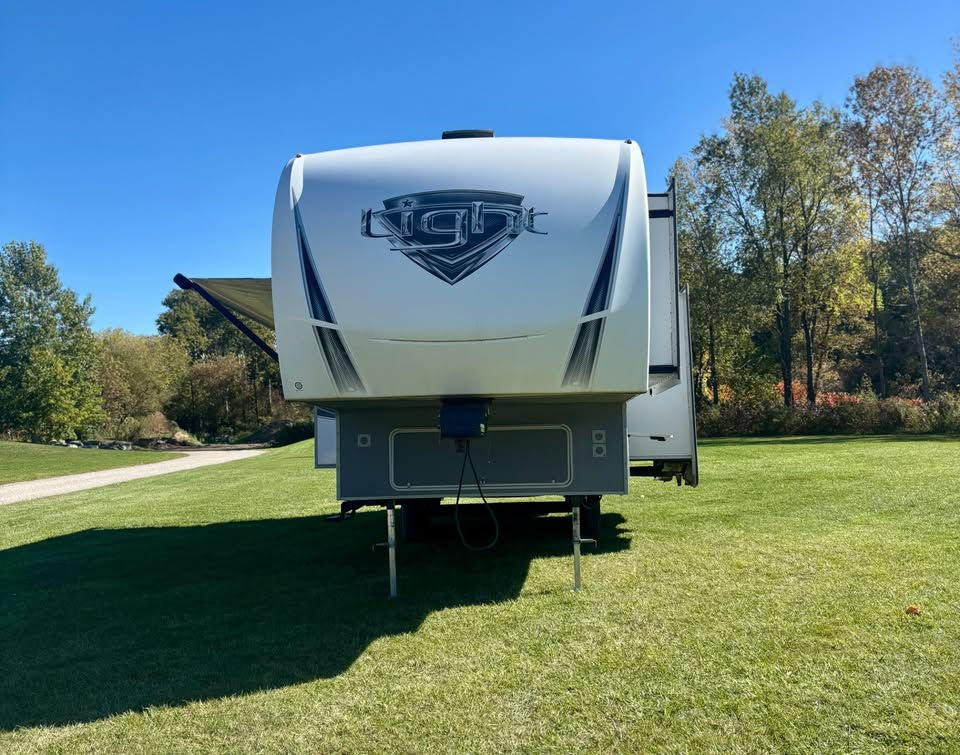 Thumbnail: SOLD | 2018 Highland Ridge Open Range Light LF295BHS