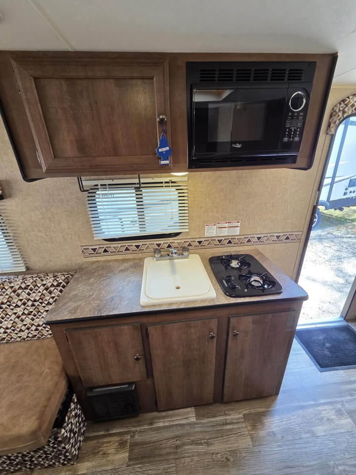 Thumbnail: SOLD | 2017 Keystone Escape 18