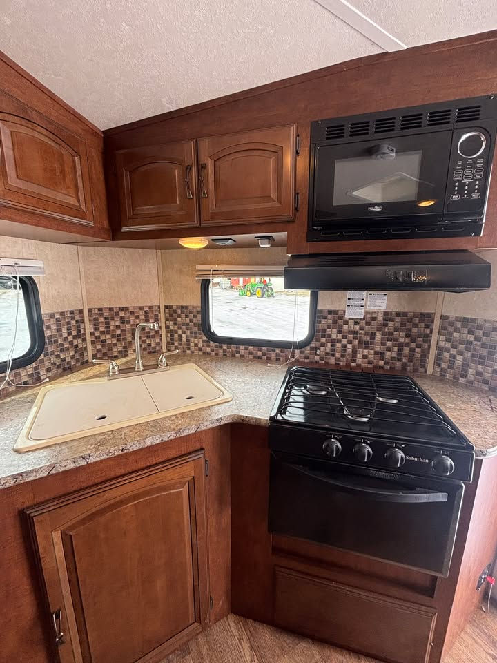 Thumbnail: SOLD | 2014 Forest River V-Cross Vibe 826VFK