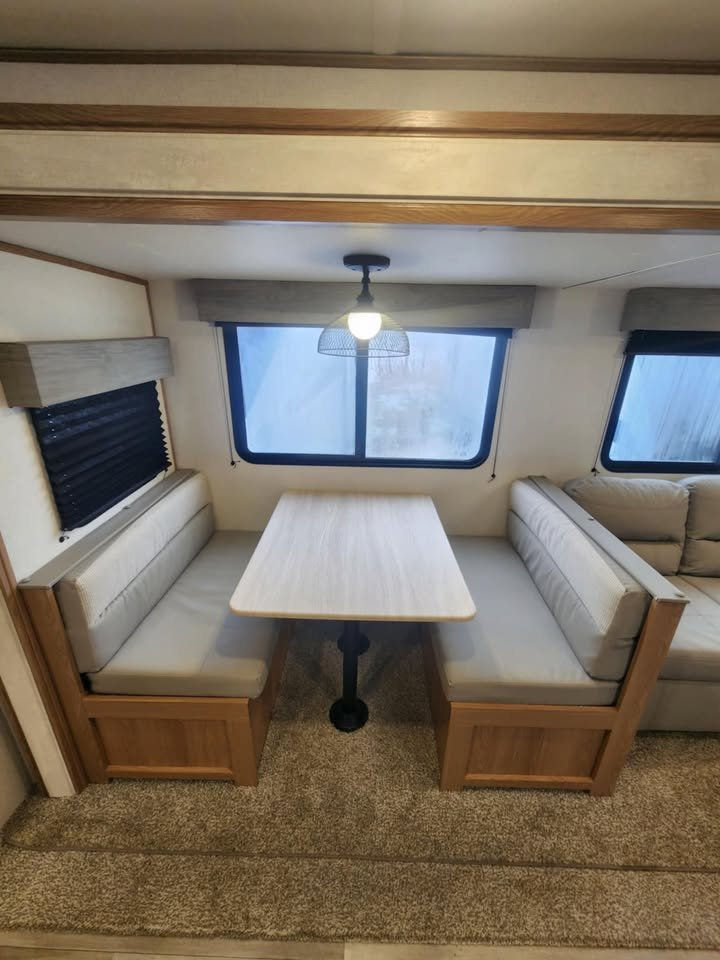 Thumbnail: SOLD | 2022 Forest River Prime Time Avenger 26DBS LE