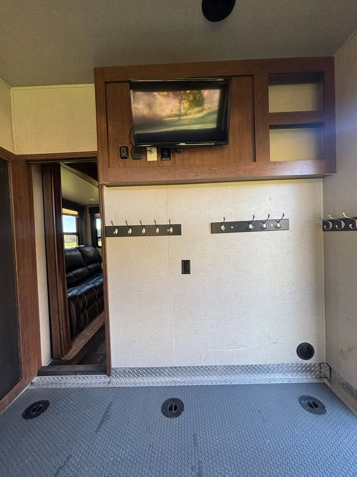 Thumbnail: 2016 Keystone Vapor 29V