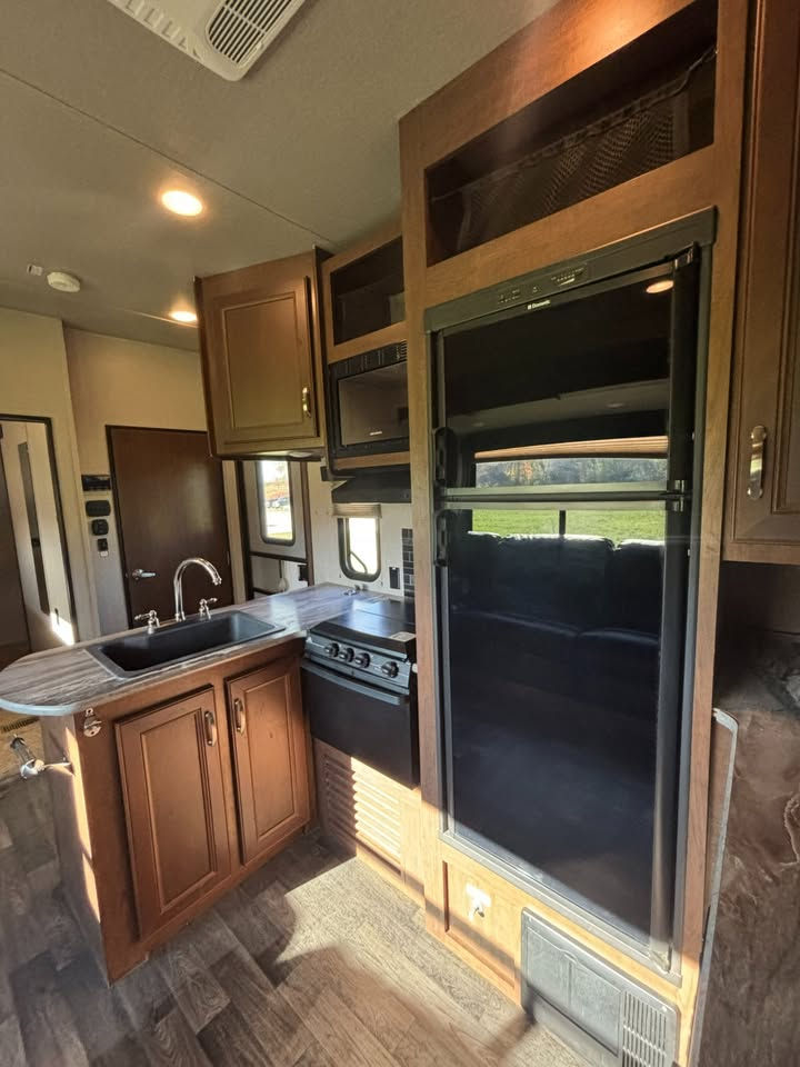 Thumbnail: 2016 Keystone Vapor 29V