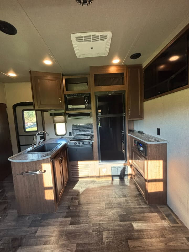 Thumbnail: 2016 Keystone Vapor 29V