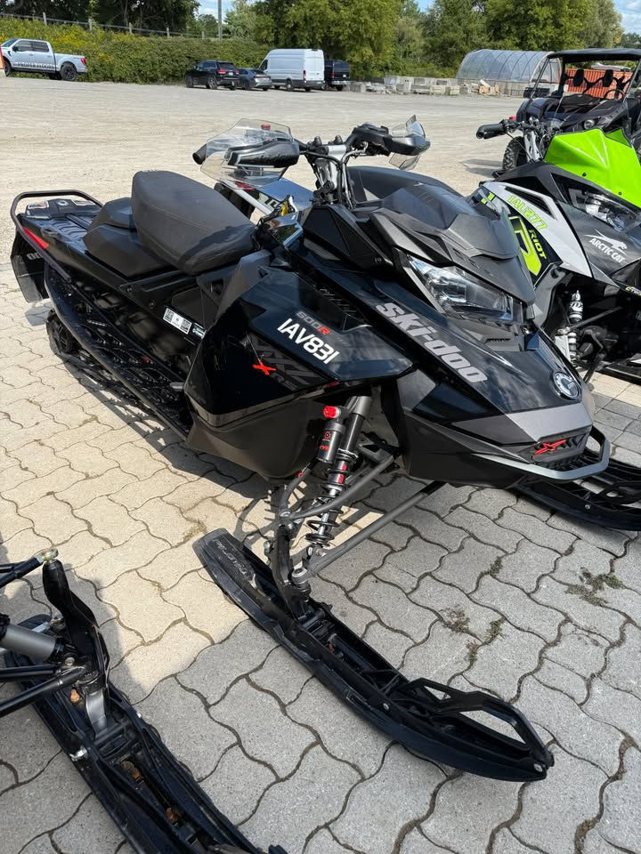SOLD | 2022 Ski-Doo MXZ 600R XRS