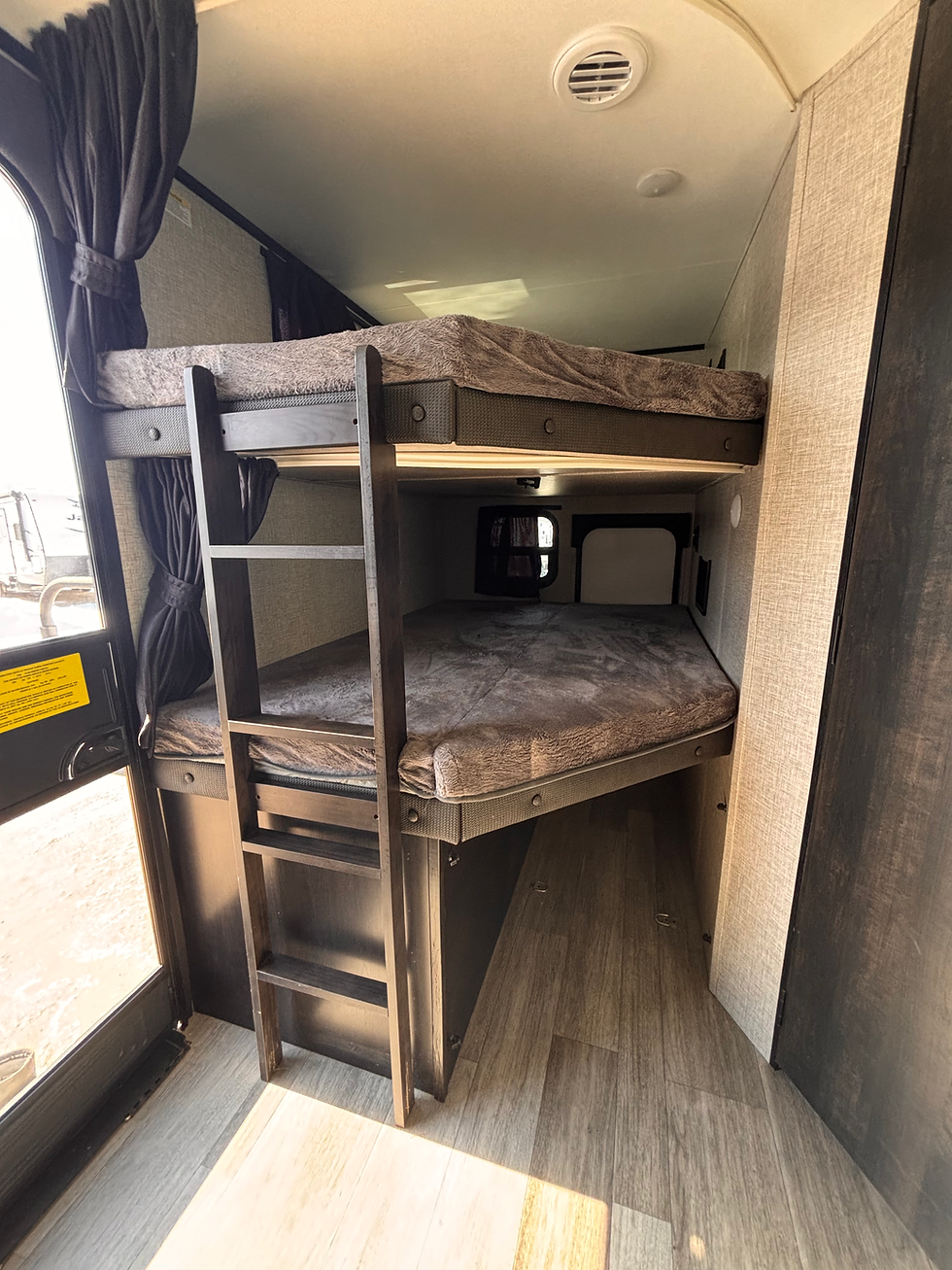 Thumbnail: 2022 Jayco Jay Feather 24BH.