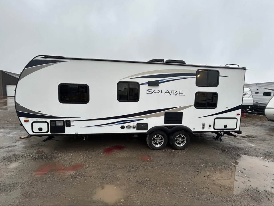 Thumbnail: SOLD | 2018 Palomino Solaire 211 BH