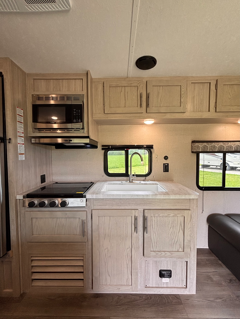 Thumbnail: 2023 Coachman Catalina 261BH