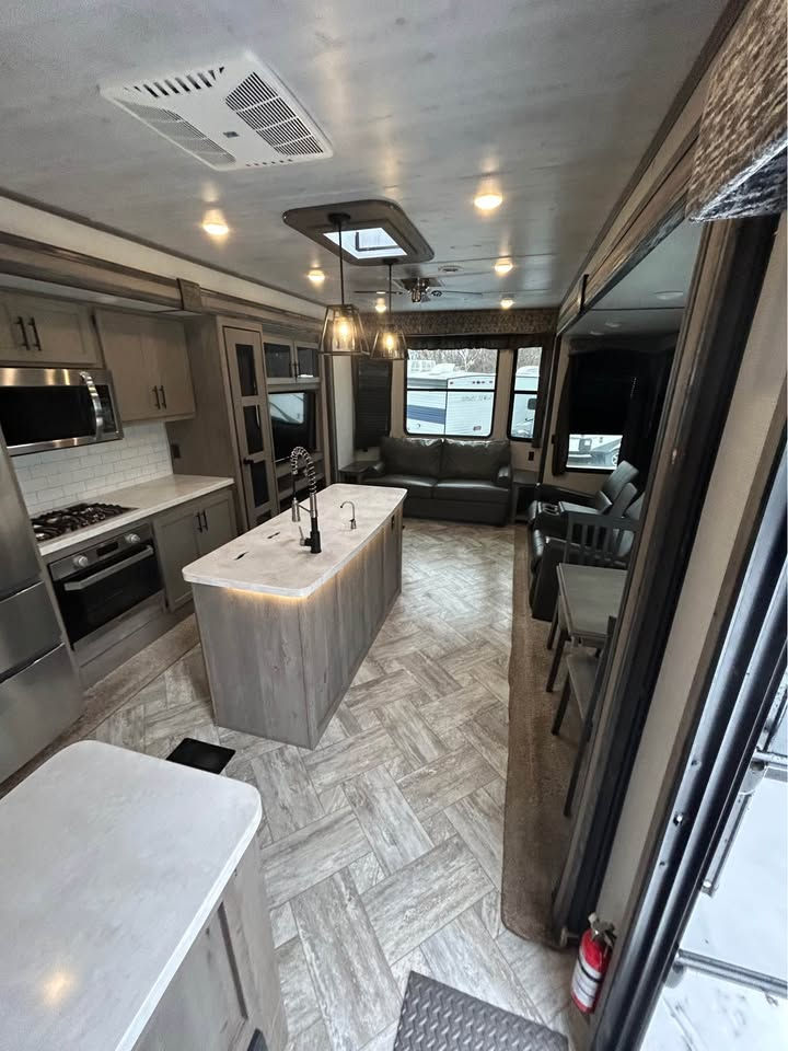 Thumbnail: SOLD | 2021 Keystone Residence 40 Loft