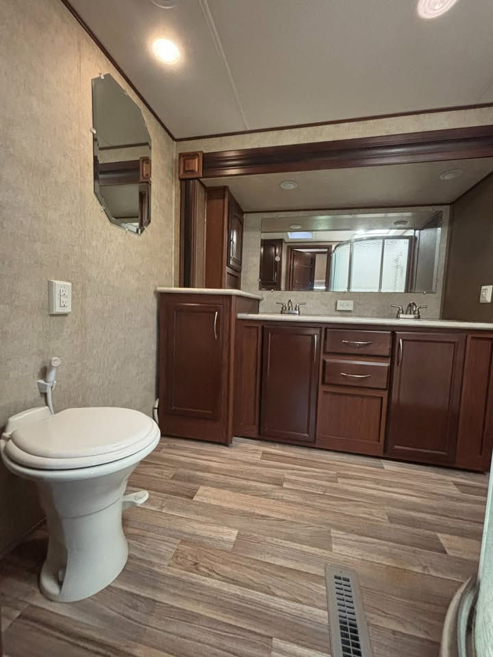 Thumbnail: SOLD | 2015 Palomino Columbus F375RL