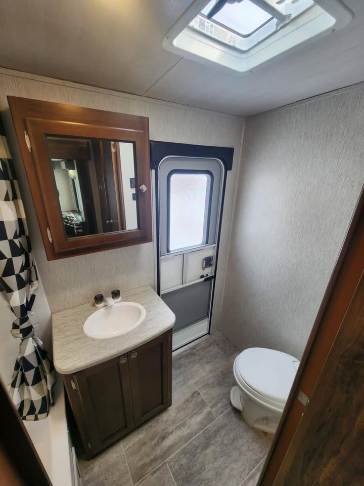 Thumbnail: SOLD | 2018 Heartland Recreational Mallard M32