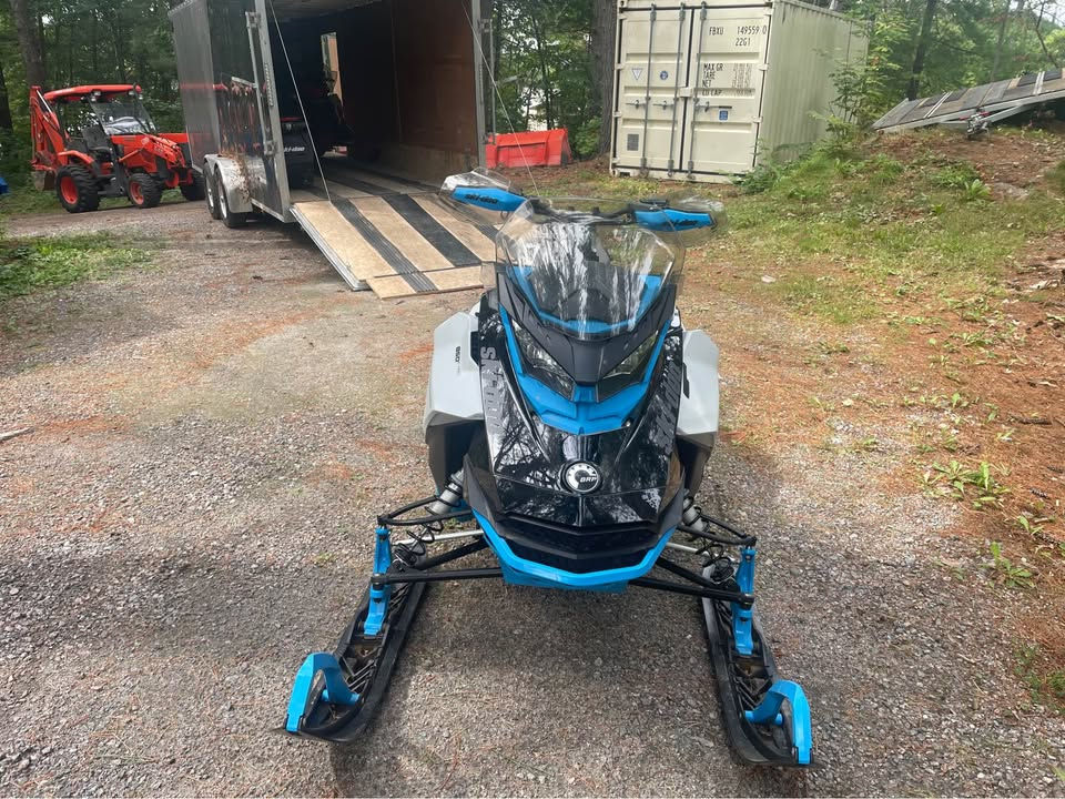 Thumbnail: SOLD | 2022 Skidoo Backcountry 850 Etec