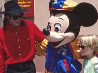 Macaulay Culkin on Michael Jackson: “He Wanted to Make Sure I Wasn’t Alone in That”