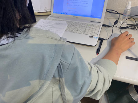 パソコン村大村教室 ワープロ2級合格の目標に向かって頑張っています。