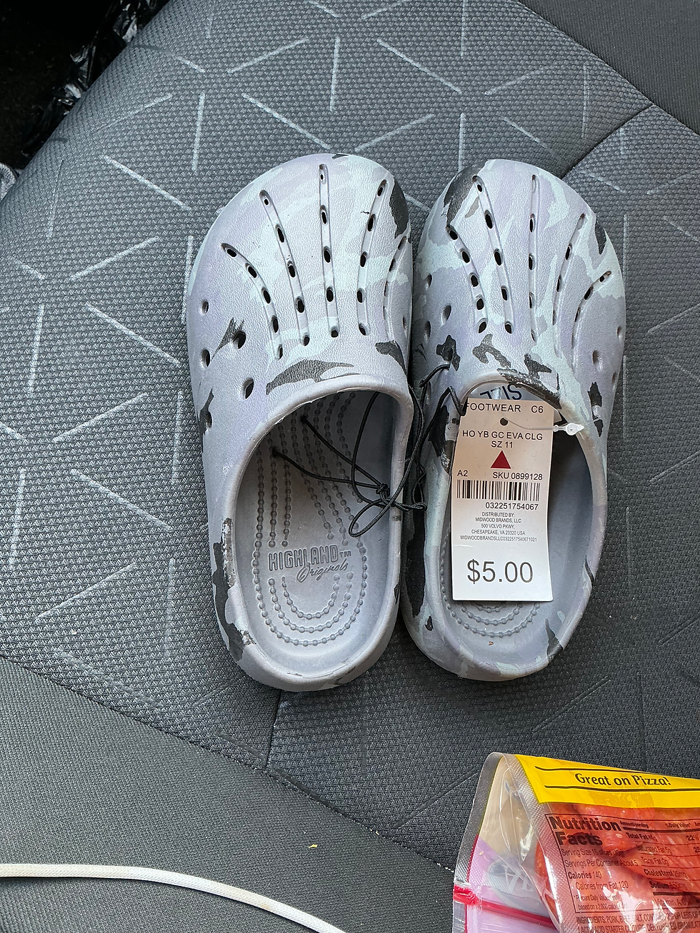 Thumbnail: Camouflage shoes youth boys size 11