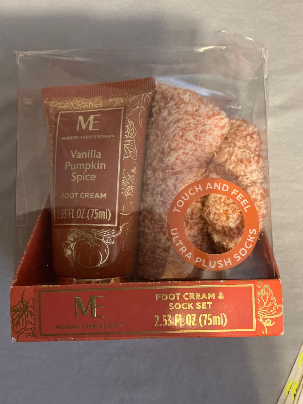 Thumbnail: Vanilla Pumpkin Spice Foot Cream & Plush Sock Set – Brand New – $5