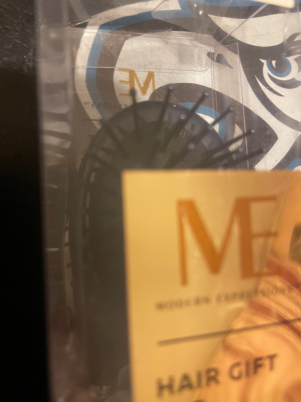 Thumbnail: Hair gift set brush and hair ties 