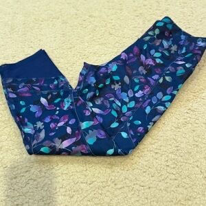 ALL IN MOTION LEGGINGS.