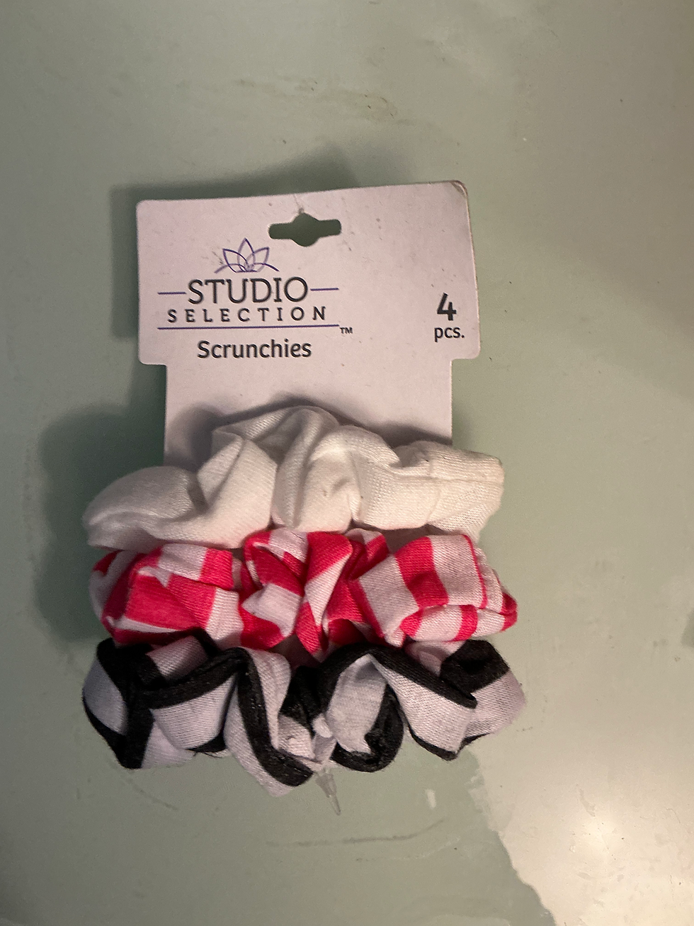 Thumbnail: 3 scrunchies studio selection 