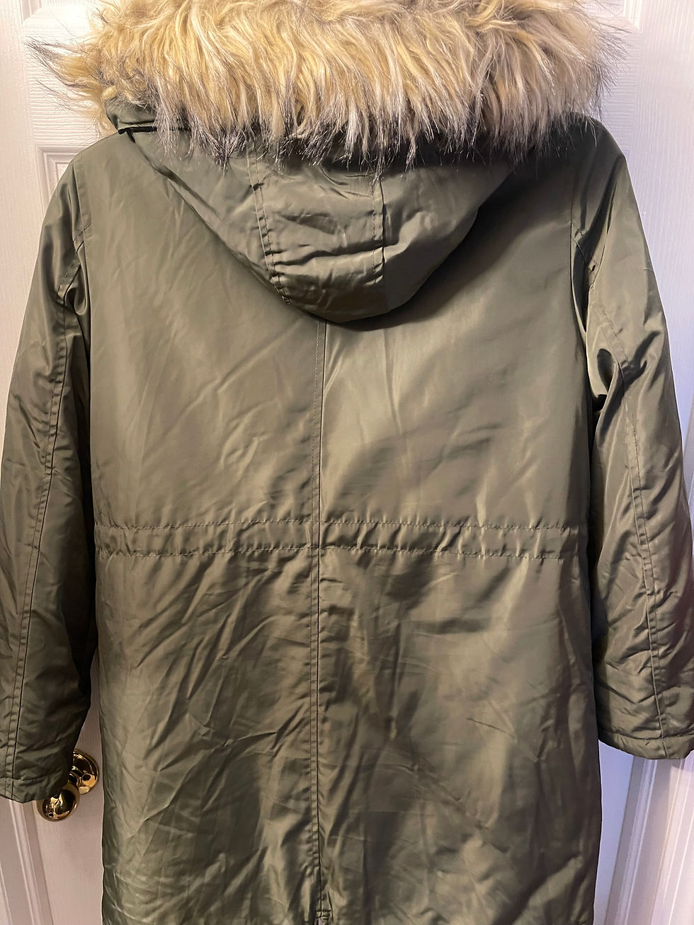 Thumbnail: Adult Winter Coat – Fur Hood (Size Small)