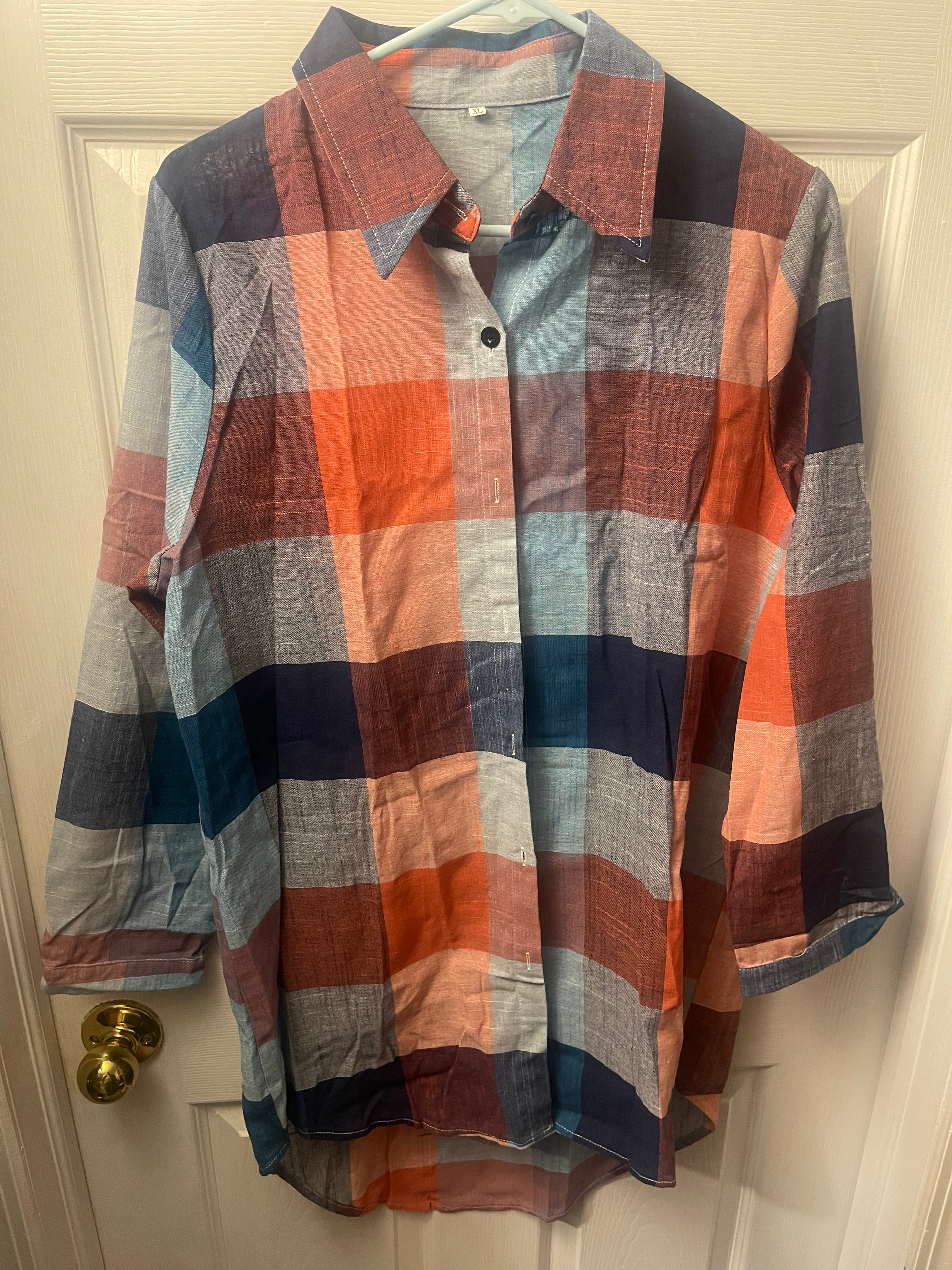Plain 3/4 sleeves button down shirt 