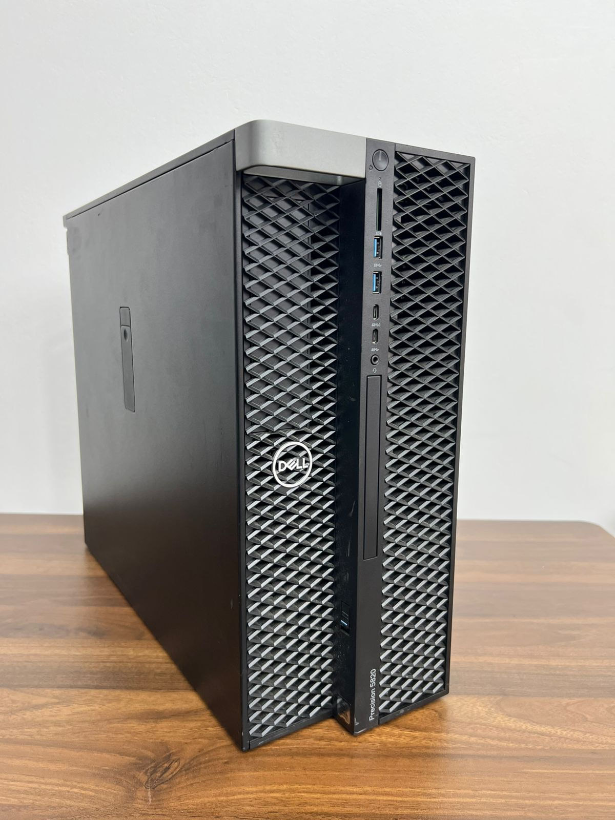 Dell Precision T5820 — Workstation