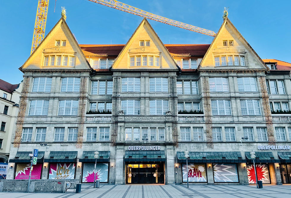 Fensterbeklebung_Oberpollinger_Fassade_Fenstervitrin_