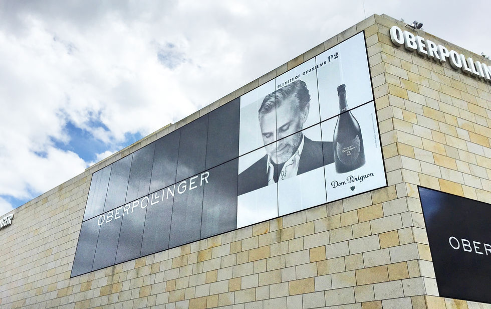 DigitalDruck_München_Kaufhaus_Shopping_Fensterbeklebung_Oberpollinger_Geschäfte_Großformatdrucke_Dom Perignon_Stoffdruck