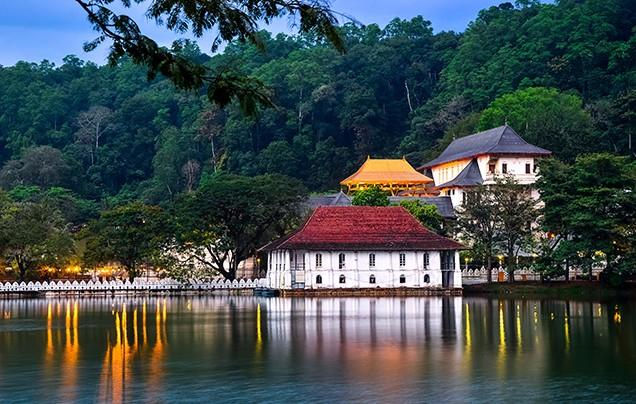 Kandy Lake Sri Lanka