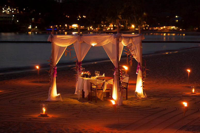 الصورة المصغرة: Candlelight Dinner – A romantic experience with warm ambience, perfect for couples to celebrate love.