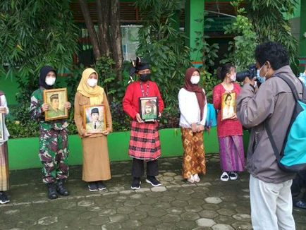 Cara unik Siswa SMPN 2 Sungguminasa Kabupaten Gowa Peringati Hari Pahlawan