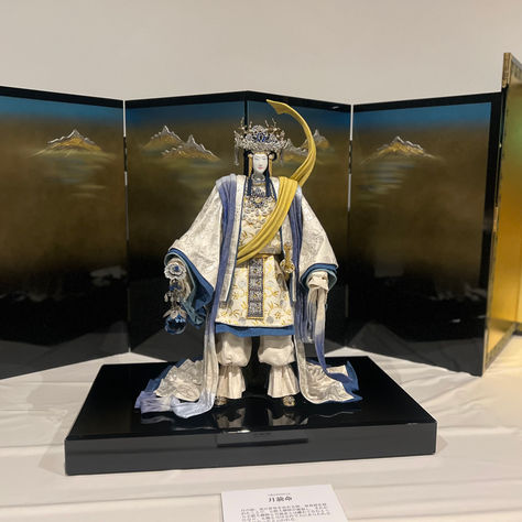 神様の人形