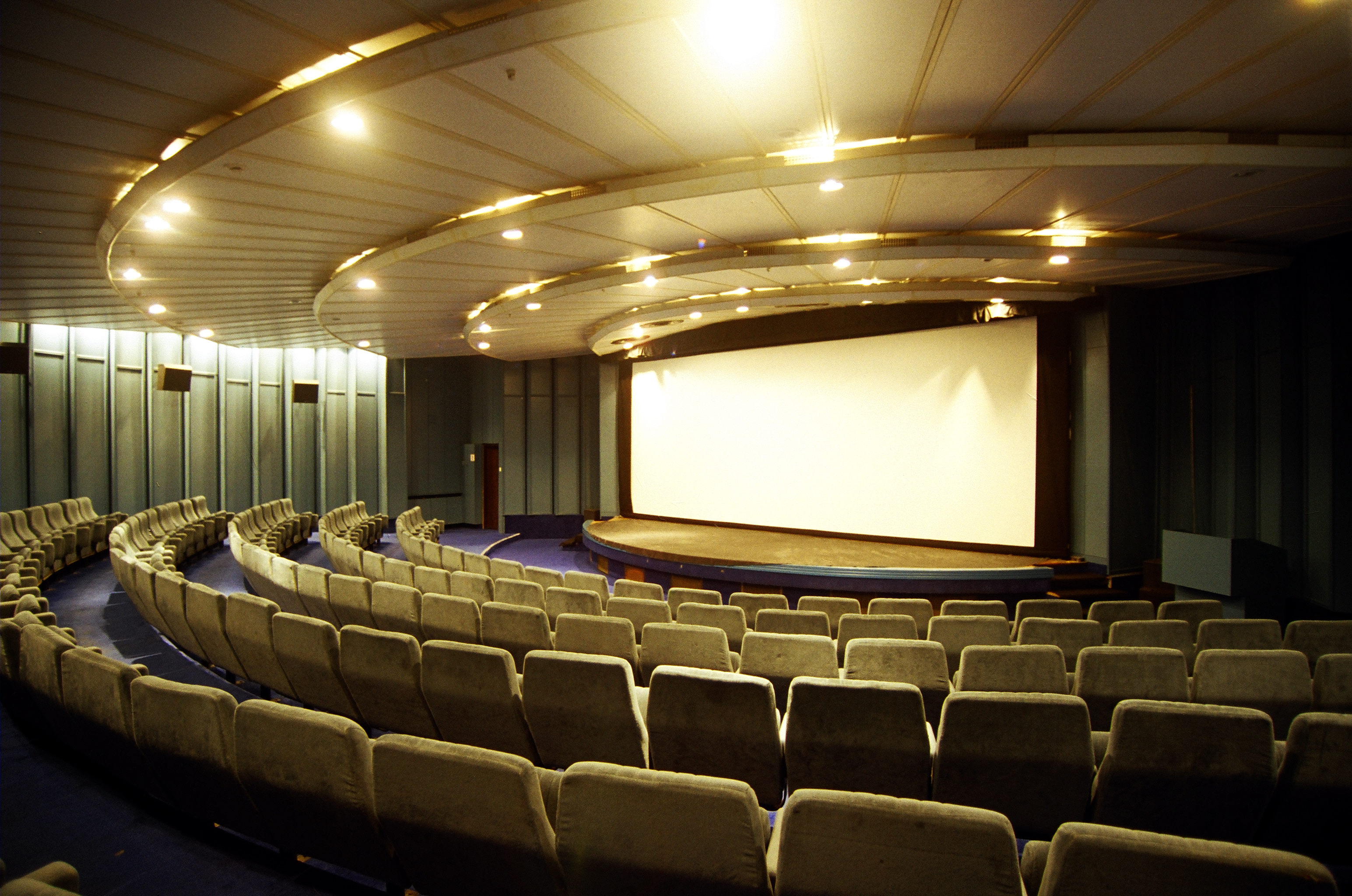 Кинотеатр молодцова. Дк им молодцова донской тульская обл. Кинотеатр октябрь нижний новгород. Кинотеатр молодцова. Кинотеатр молодцова.