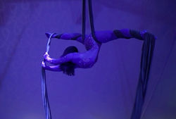 Anika upsidedown split wedding horiz