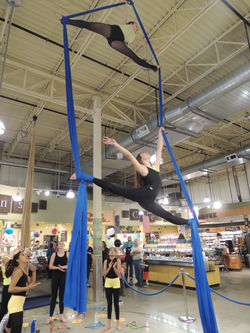 Anika&Judy double splits