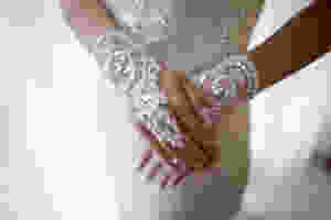 Bridal Gloves | Willow Bridal Boutique