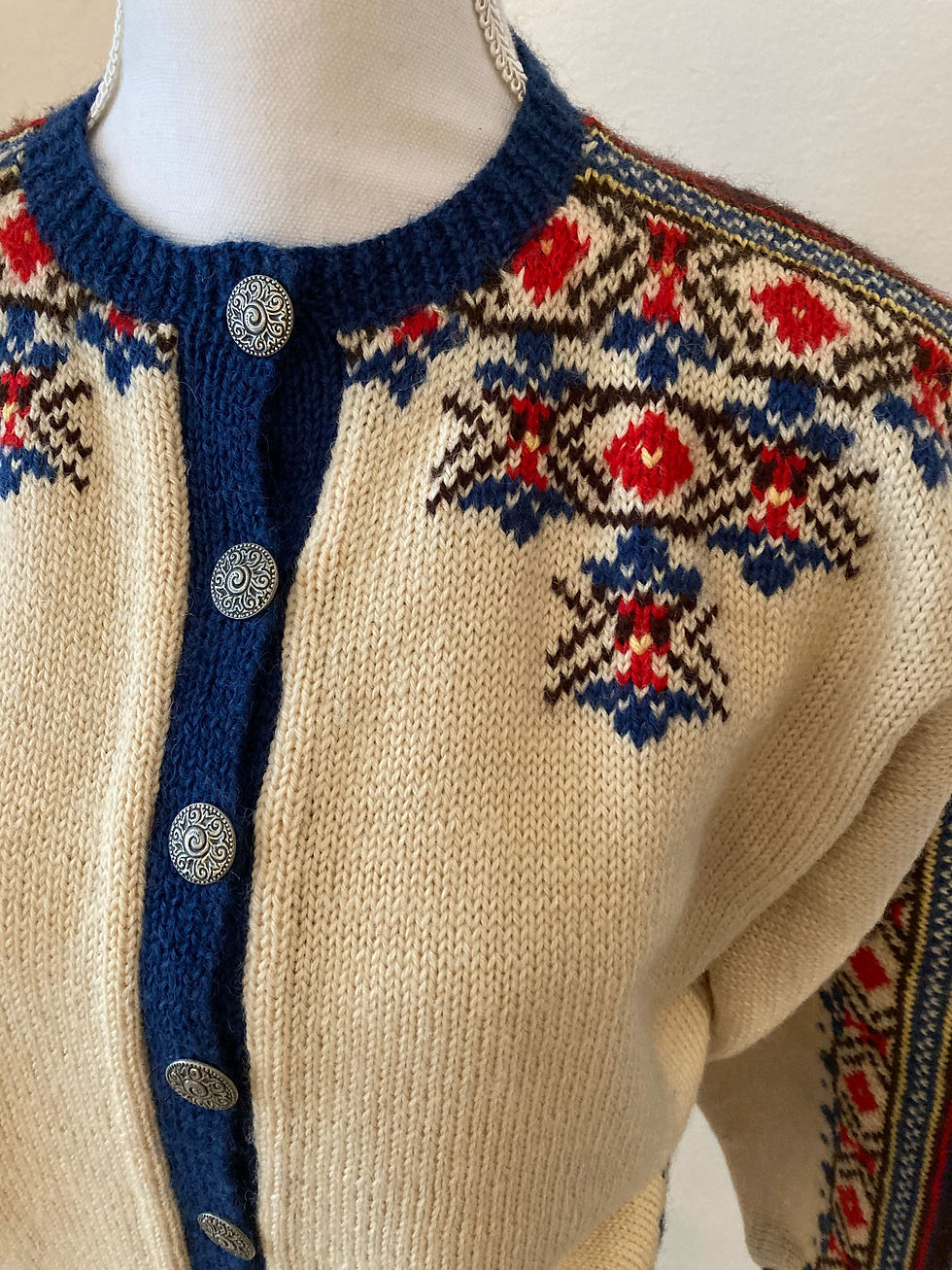 Thumbnail: NORWEGIAN HANDAMDE SWEATER