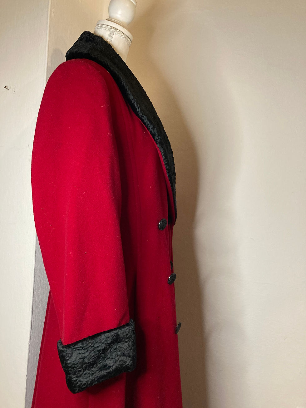 Thumbnail: CREATION GEISSLER RED COAT
