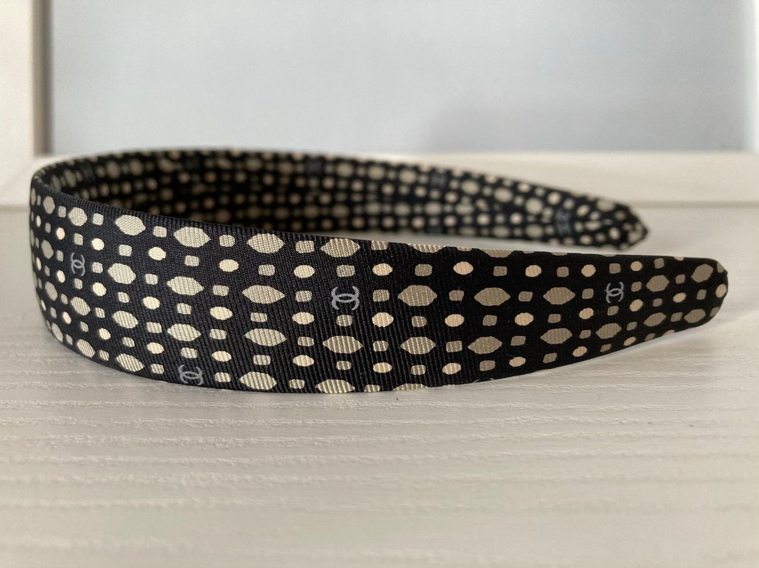 CERCHIETTO CHANEL NERO/PANNA