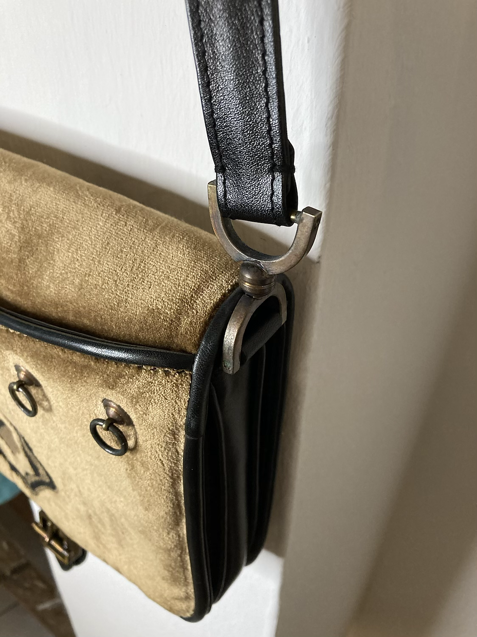 Miniatura: BORSA A TRACOLLA PELLE/VELLUTO/RICAMO