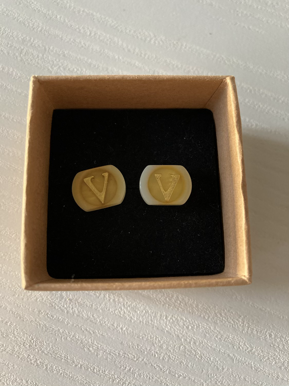 Miniatura: ORECCHINI BOTTONE VALENTINO GIALLO