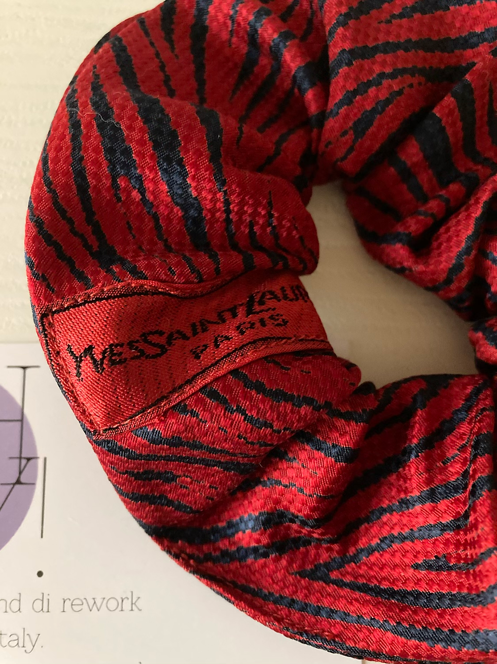 Thumbnail: SCRUNCHIE TIGRATO YSL