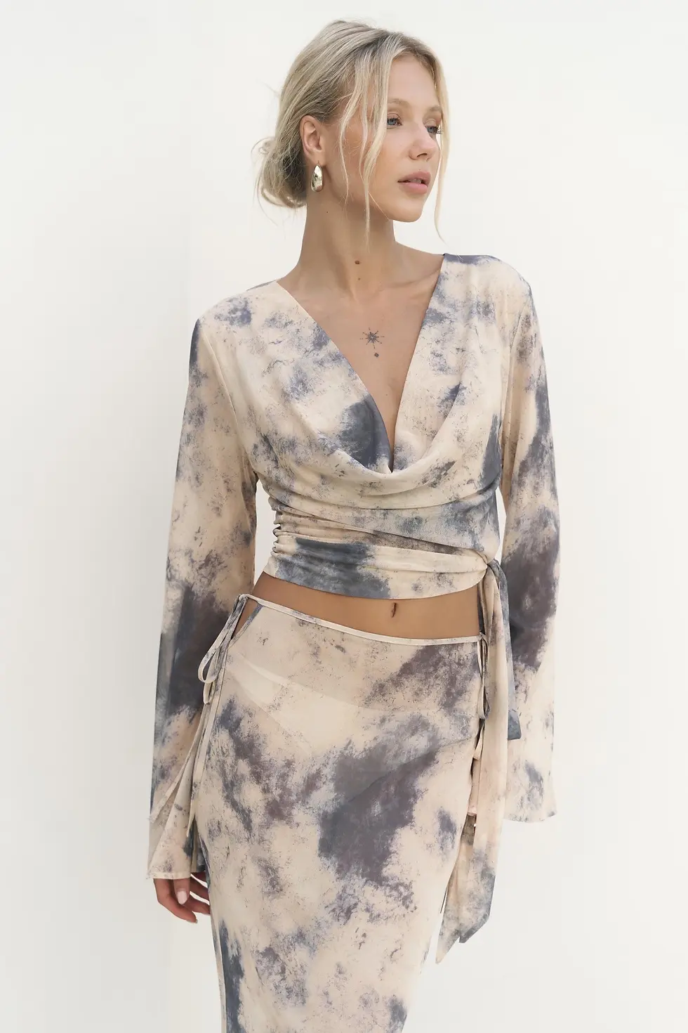 Thumbnail: Pnaisyonist Long Sleeve Crop