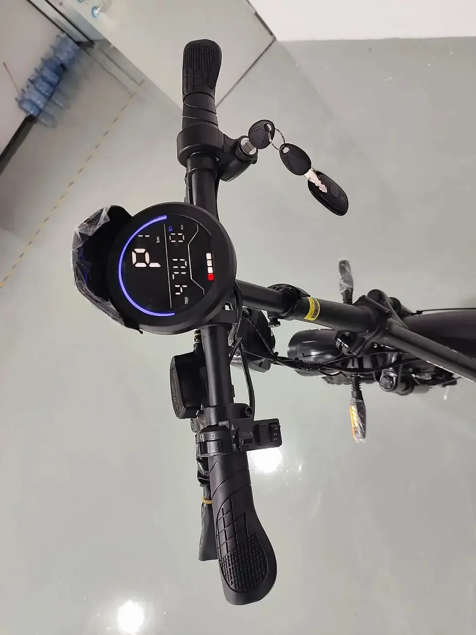 Thumbnail: 16-inch foldable leisure E-Bike, 48V30AH large capacity battery electric scooter